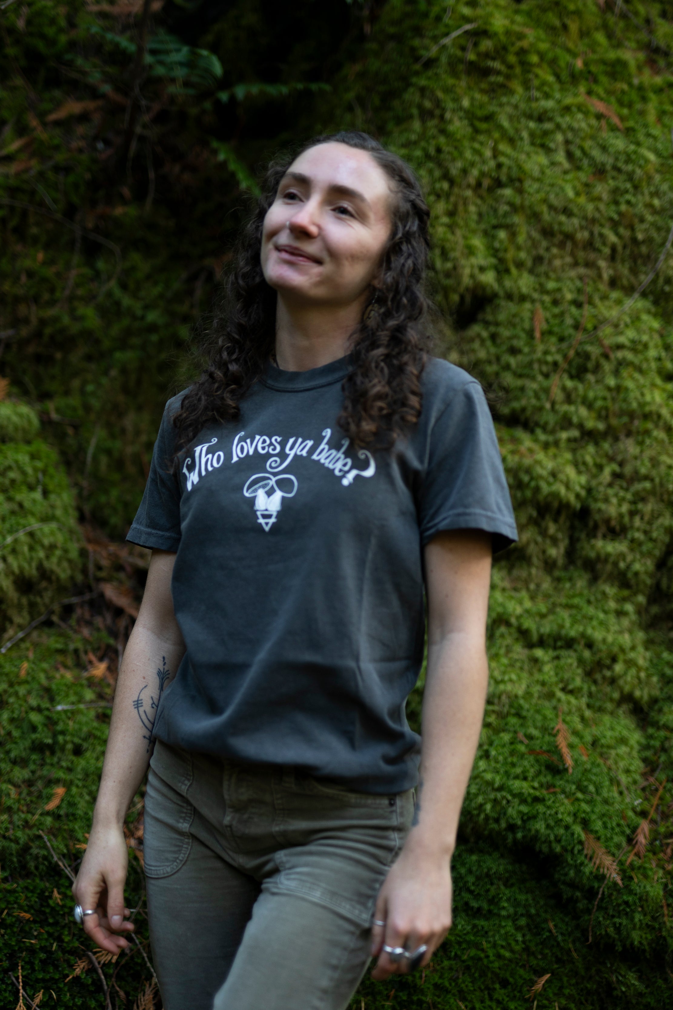 Who Loves Ya Babe? Tee